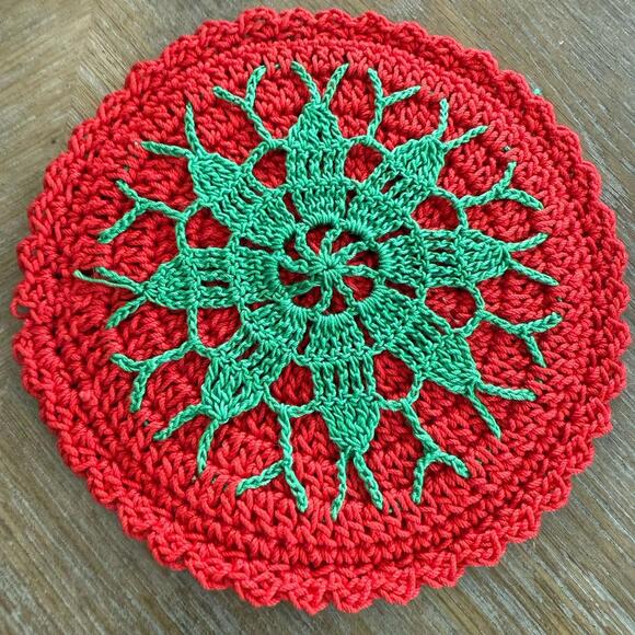 Lot Of 4 Crocheted Trivets /Potholders One Has Loop For Hanging - Picture 4 of 9